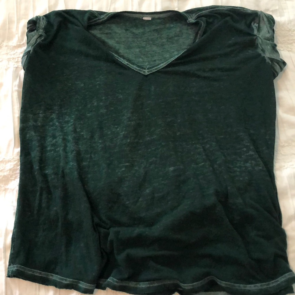 Free people green v-neck t-shirt!